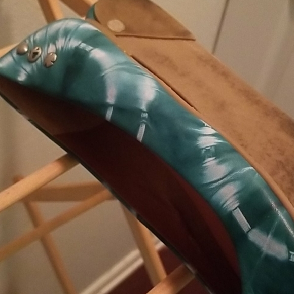 Shoes - Picture 2 of 3